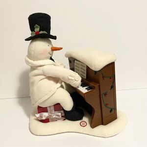Hallmark PIANO Playing Singing Snowman Plush JINGLE PALS 2000s Christmas Decor